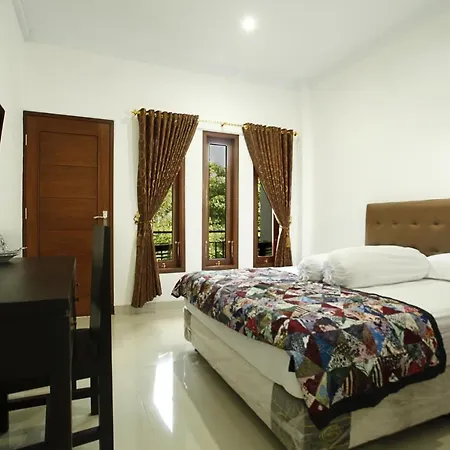Andelis Homestay Yogyakarta Exterior photo