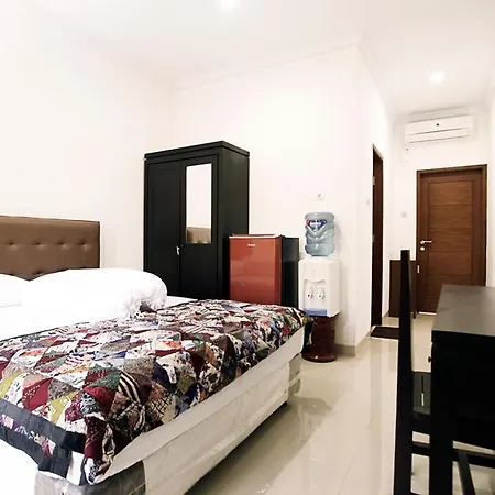 Andelis Homestay Yogyakarta Exterior photo