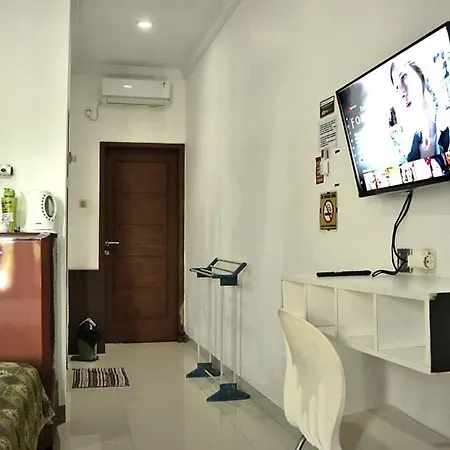 Andelis Homestay Yogyakarta Exterior photo