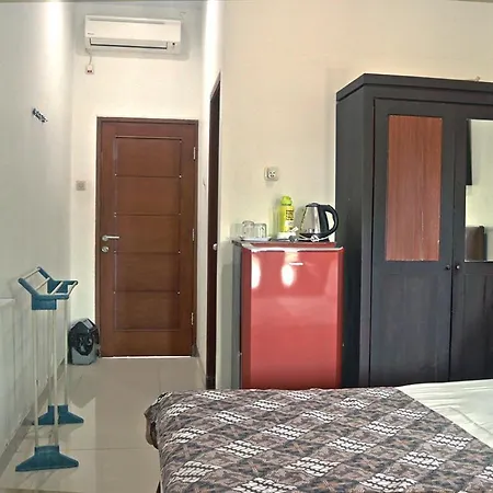 Andelis Homestay Yogyakarta Exterior photo